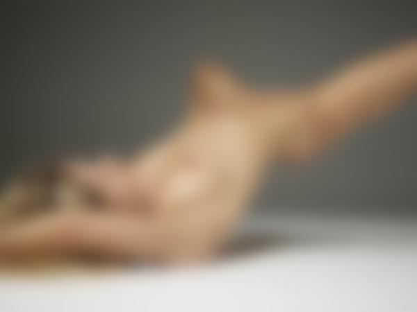 Gambar # 10 dari galeri Darina L naked dream