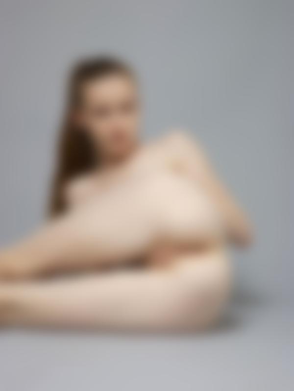Bilde #10 fra galleriet Emily skarpe nakenbilder