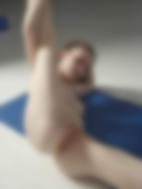 Bild #8 från galleriet Emily extrem naken fitness