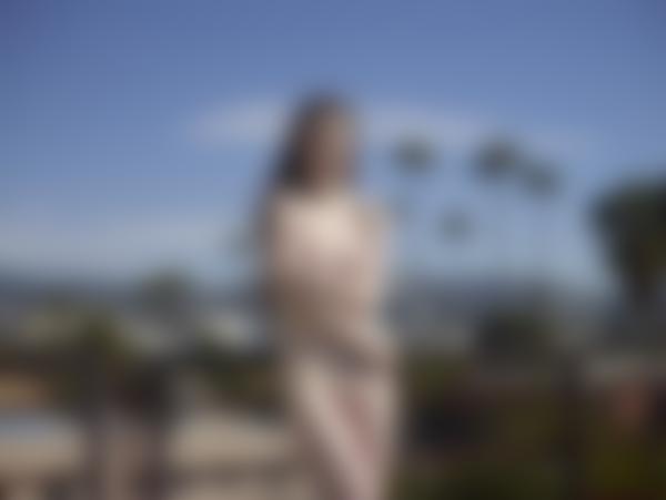 ギャラリー9の画像番号ロサンゼルスで裸になるエミリー