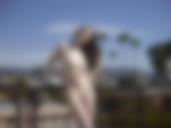 Kuva #10 galleriasta Emily alasti Los Angelesissa