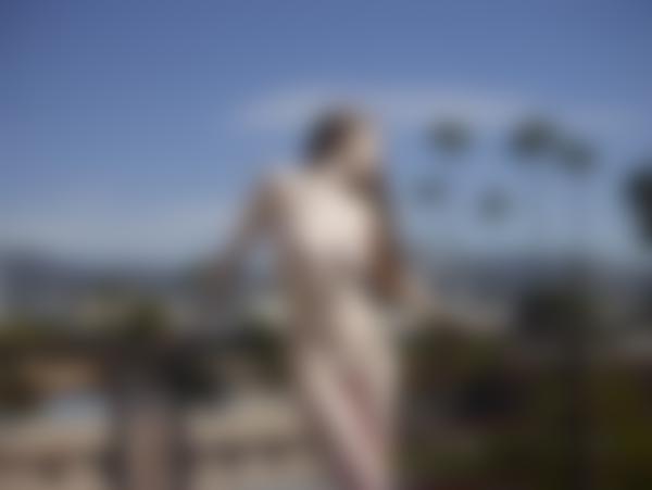 Kuva #11 galleriasta Emily alasti Los Angelesissa