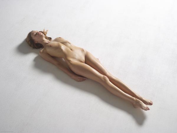 Kuva #5 galleriasta Emma alasti