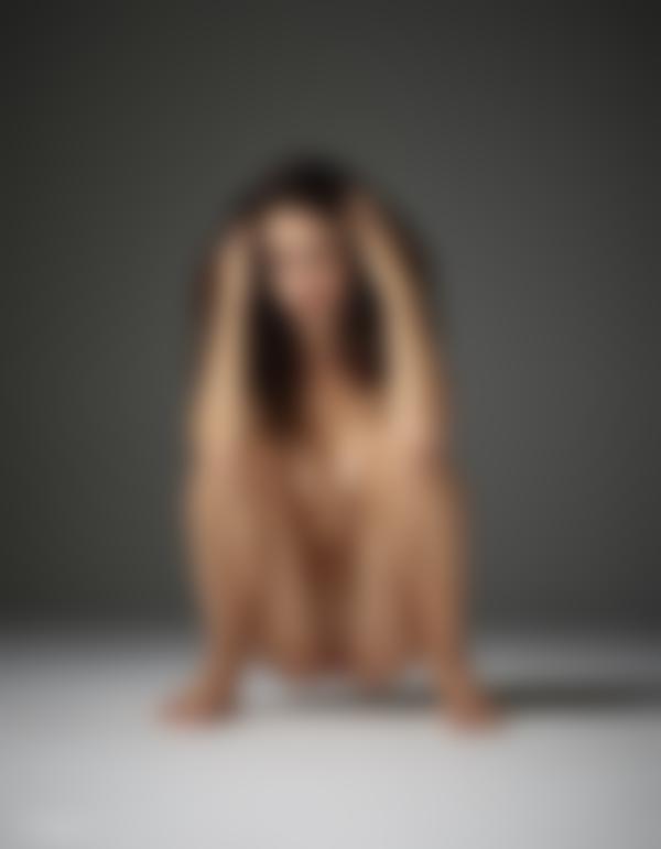 Kuva #10 galleriasta Gia selkeitä alastonkuvia