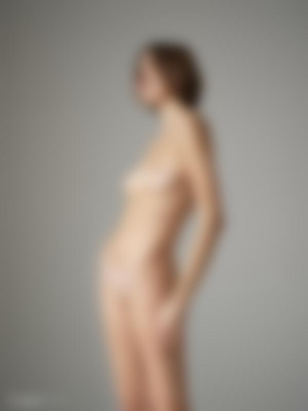 Bild #10 aus der Galerie Hannah Lettische Schönheit
