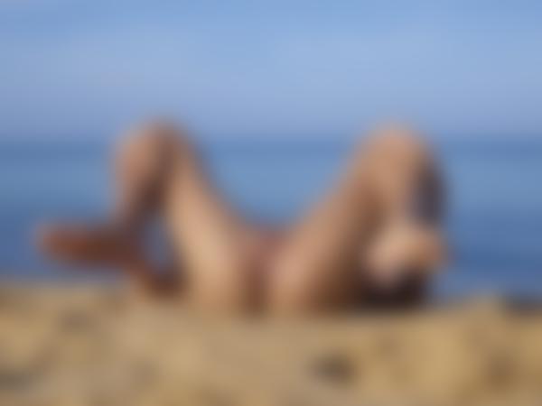 Image n° 8 de la galerie Jessa exhibitioniste de plage