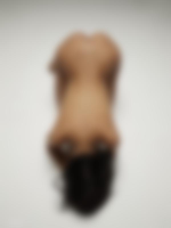 Bild #9 aus der Galerie Jessa Der nackte Körper