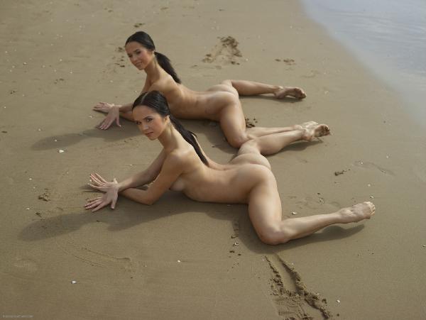 Image #3 from the gallery Julietta and Magdalena beach ballet
