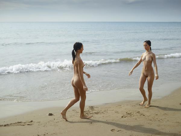 Bilde #6 fra galleriet Julietta og Magdalena strandkropper