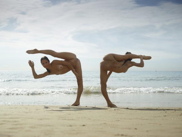 Image #6 from the gallery Julietta and Magdalena flexi beach bodies