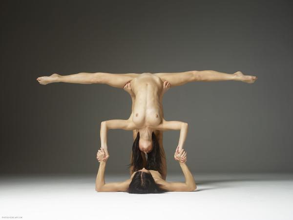 Gambar # 7 dari galeri Julietta and Magdalena rhythmic gymnastics