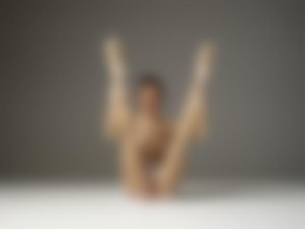 Bilde #9 fra galleriet Julietta sexy stretching