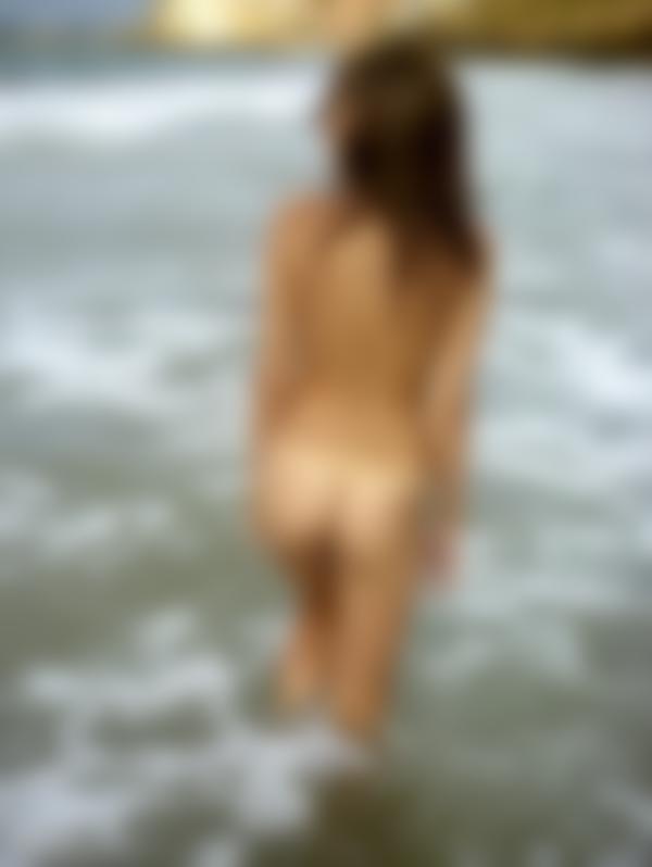 Attēls #8 no galerijas Karīnas pludmales ķermenis