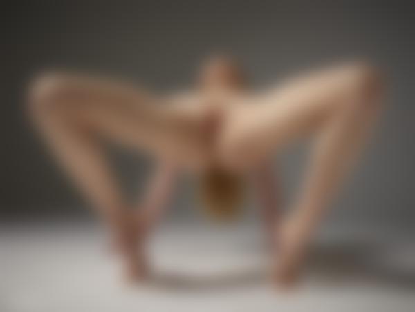 Immagine n.10 dalla galleria Kateryna Hegre, ragazza in cam