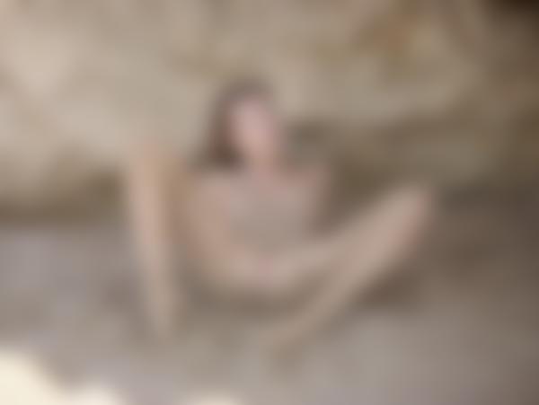 Image n° 10 de la galerie Katia femme des cavernes