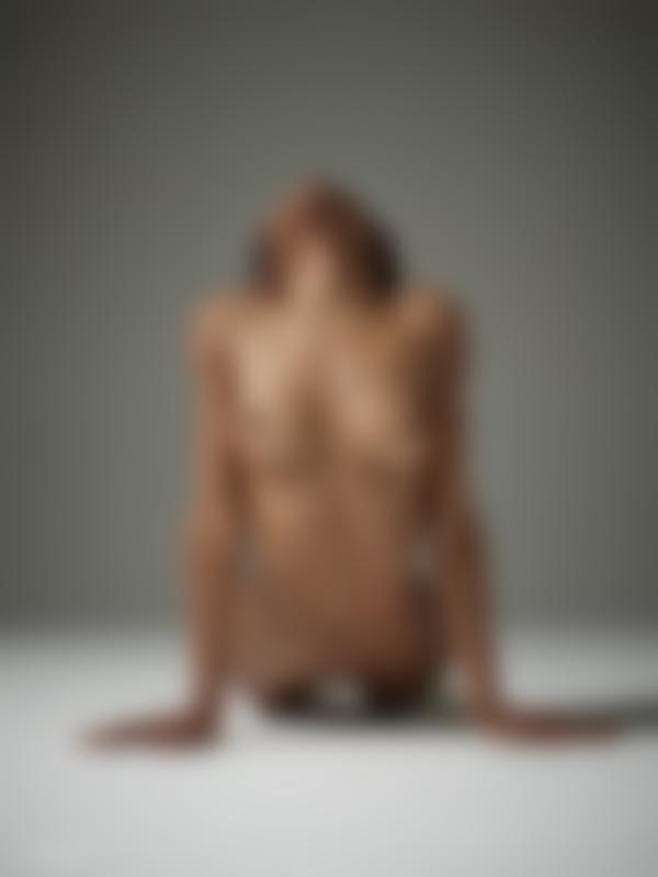 Bilde #8 fra galleriet Loli K nakenmodellering for første gang