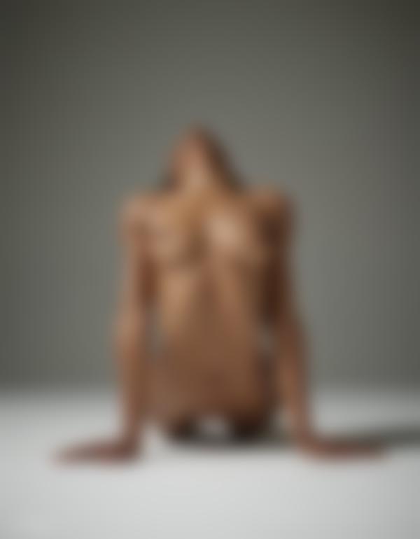 Billede #9 fra galleriet Loli K første gang nøgen modellering