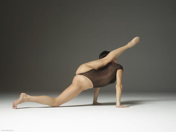 Billede #5 fra galleriet Magdalena contortionist