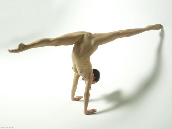 Bild #1 från galleriet Magdalena erotisk akrobat