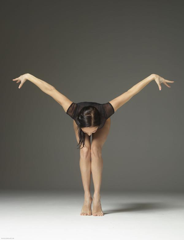 Immagine n.3 dalla galleria Magdalena ragazza flessibile