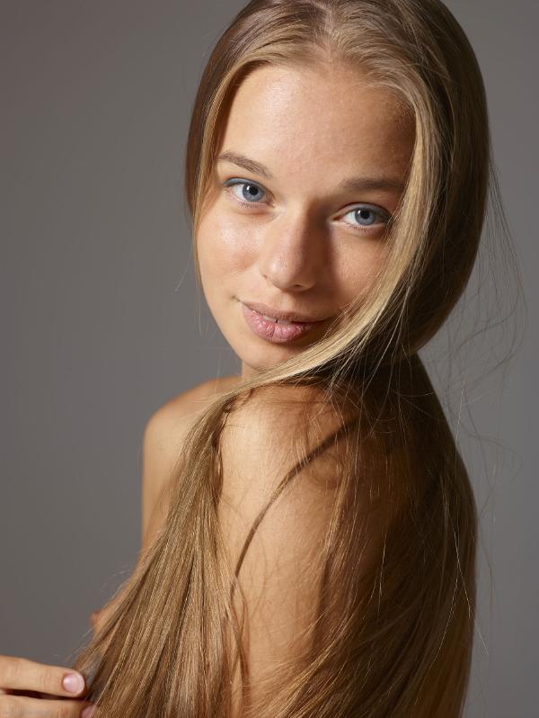 Image #5 from the gallery Milena blue blue eyes