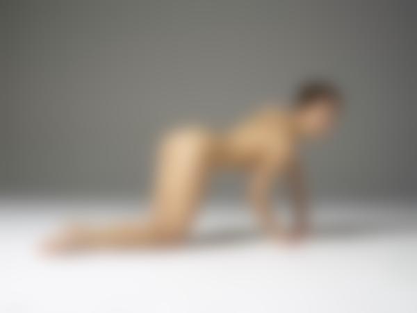 Billede #11 fra galleriet Mya første nøgenbilleder