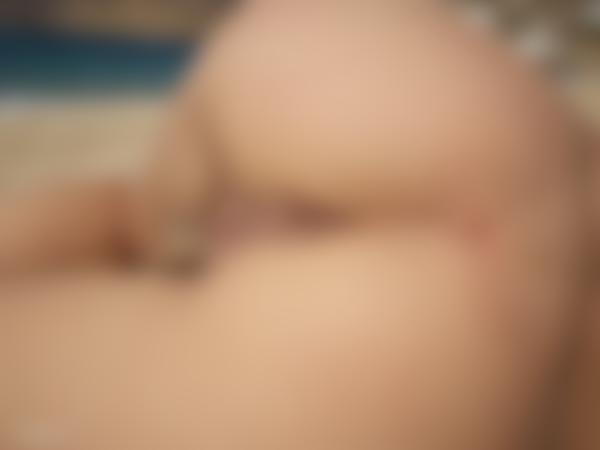 Billede #11 fra galleriet Natalia A Santorini nøgenstrand