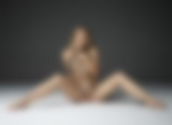 Gambar # 11 dari galeri October nude exposure
