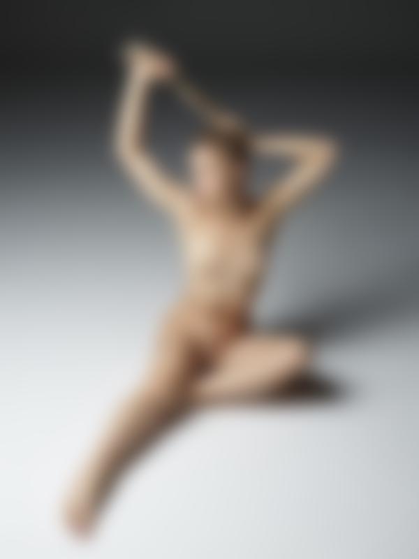 Bilde #8 fra galleriet Oktober nakenbilder i studio