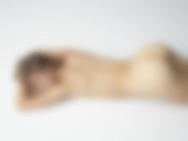 Bild #11 aus der Galerie October Die weibliche Form