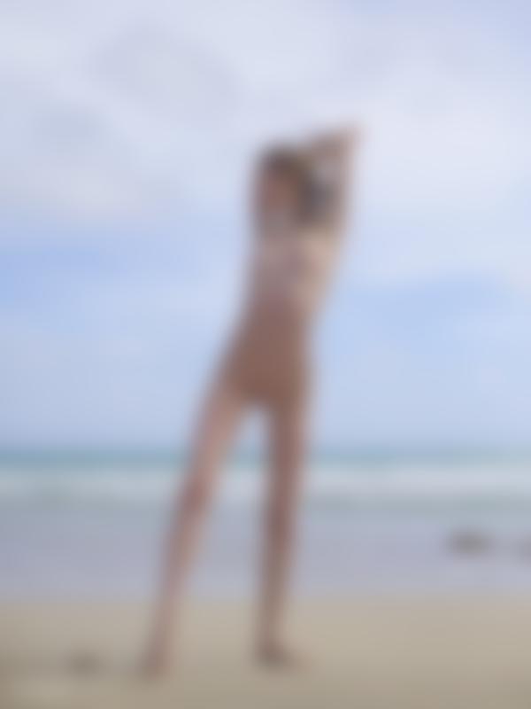 Bild #11 från galleriet Proserpina nakenstrand