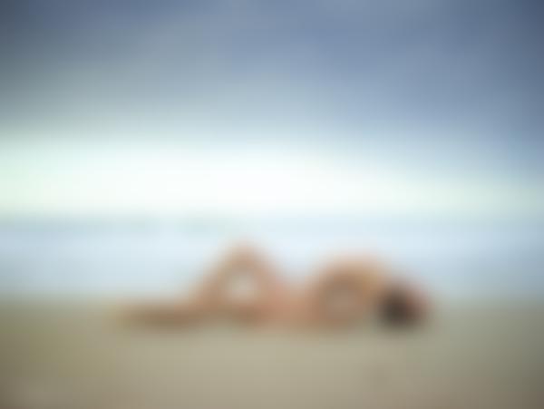 Bild #8 från galleriet Sonya dirty beach girl