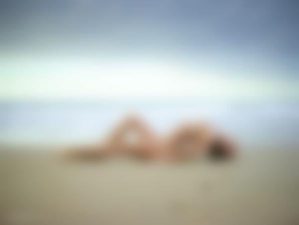 Bild #9 från galleriet Sonya dirty beach girl