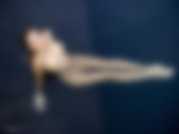 Bilde #11 fra galleriet Sonya skinny dipping