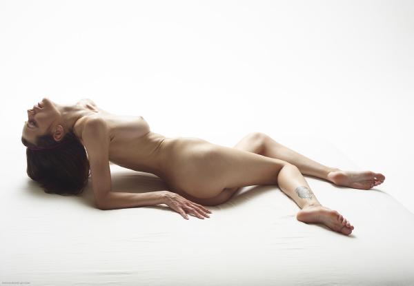 Imagen #1 de la galería Tania desnudos de tonos altos