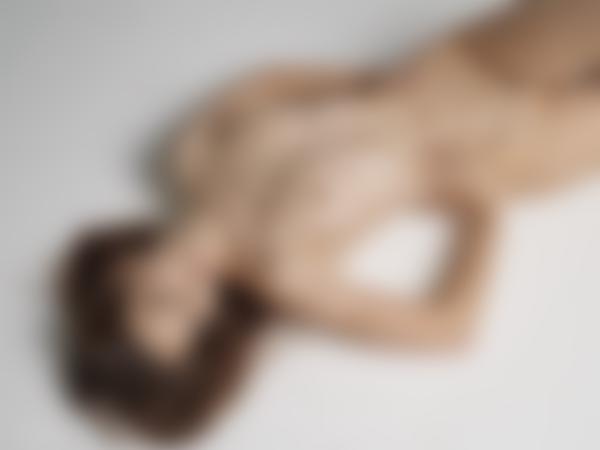 Kuva #11 galleriasta Tasha täysin alasti