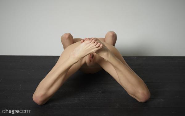 Obraz nr4 z galerii Blat stołu Veronika V w kolorze nude